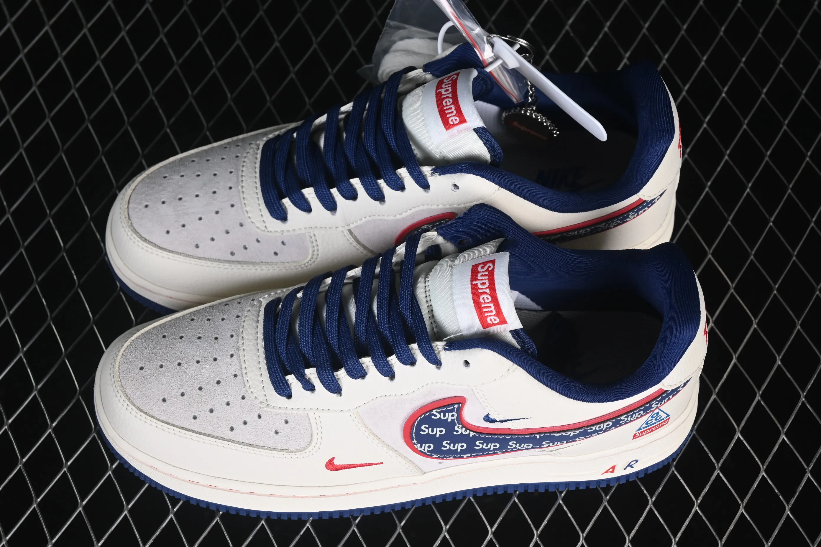 All categories Nk Air Force 1 Air Force series Nk Air Force 1 Low Air Force low-top Nike Air Force 1'07 Low Sup joint white, red and blue three small hooks Air Force 1 low-top casual sneakers DD1982-328
